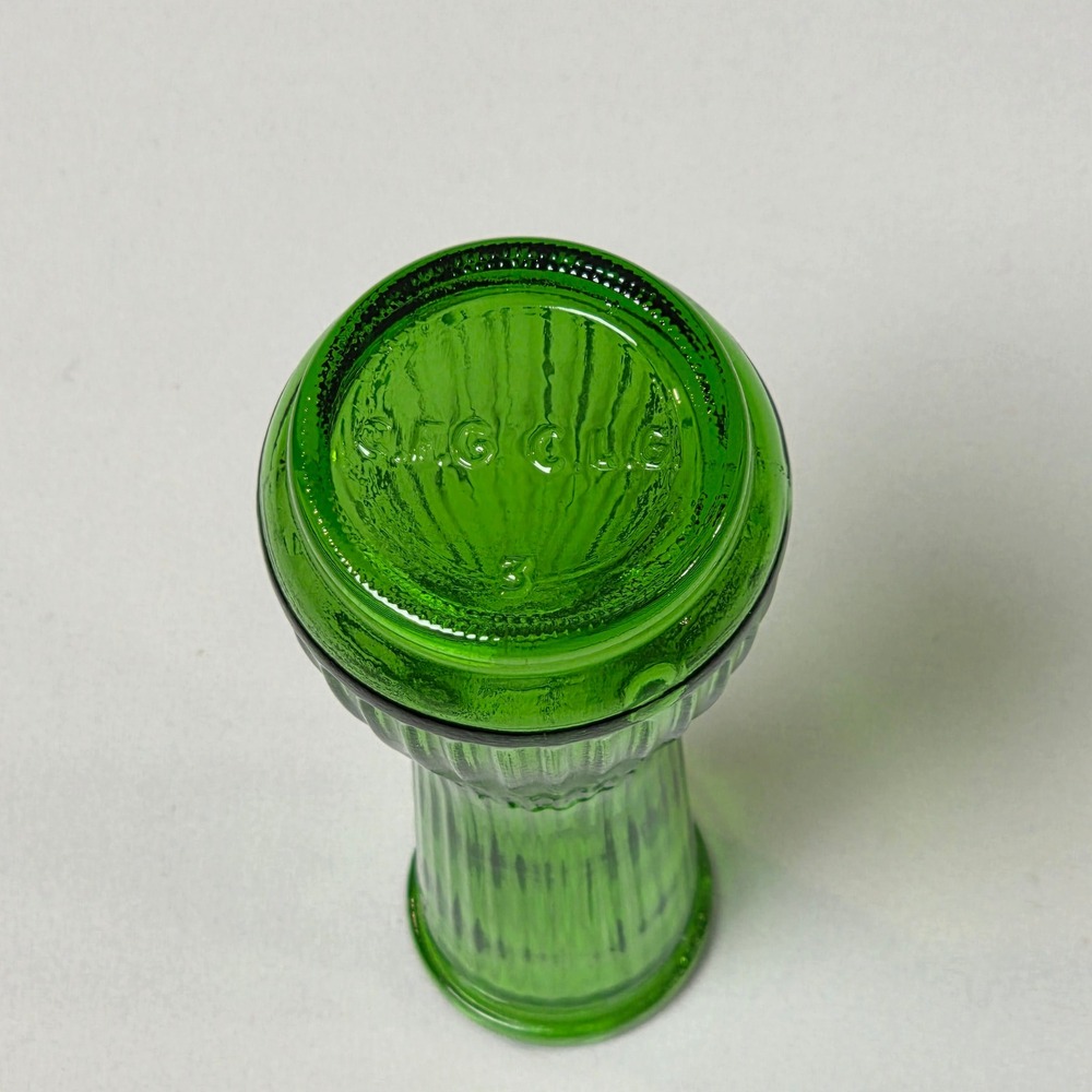 C.F.G. Emerald Green Bud Stem Vase Textured Ridged Art Glass 6 Inches Vintage - Picture 2 of 6
